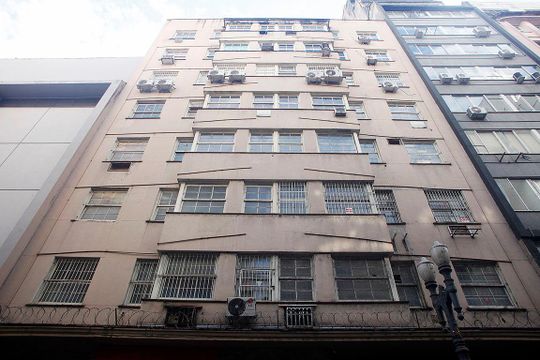 Fachada de kitnet/studio para alugar com 2 quartos, 45m² em Centro Histórico, Porto Alegre