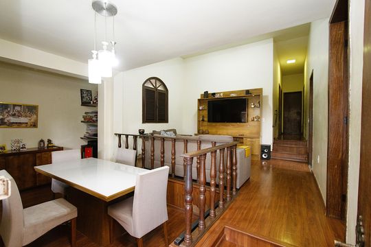 Casa à venda com 4 quartos, 370m² em Jardim America, Belo Horizonte