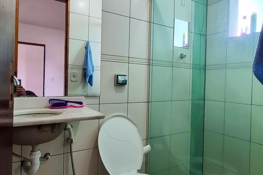 Banheiro da Suíte de casa para alugar com 3 quartos, 125m² em Cidade Intercap, Taboão da Serra