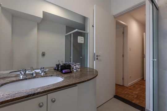 Banheiro 1 de apartamento à venda com 3 quartos, 145m² em Itaim Bibi, São Paulo