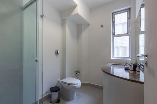 Banheiro 1 de apartamento à venda com 3 quartos, 145m² em Itaim Bibi, São Paulo