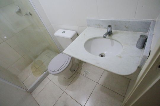 Banheiro Social de apartamento à venda com 3 quartos, 66m² em Taquara, Rio de Janeiro