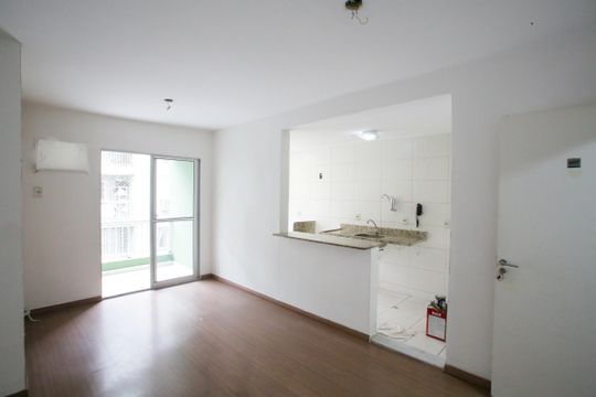 Sala de apartamento à venda com 3 quartos, 66m² em Taquara, Rio de Janeiro