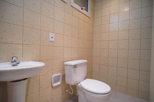 Banheiro de apartamento para alugar com 2 quartos, 80m² em Centro, São Leopoldo