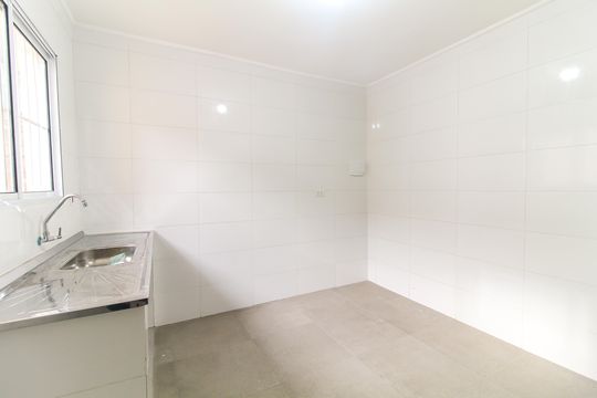 Cozinha de casa para alugar com 1 quarto, 40m² em Jardim Lajeado, São Paulo