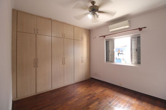 Suíte de casa para alugar com 3 quartos, 157m² em Planalto Paulista, São Paulo