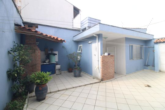 Fundos da casa / churrasqueira de casa para alugar com 3 quartos, 157m² em Planalto Paulista, São Paulo