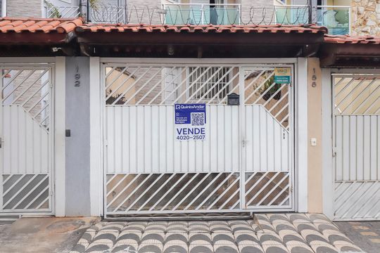 Fachada de casa à venda com 3 quartos, 150m² em Itaquera, São Paulo