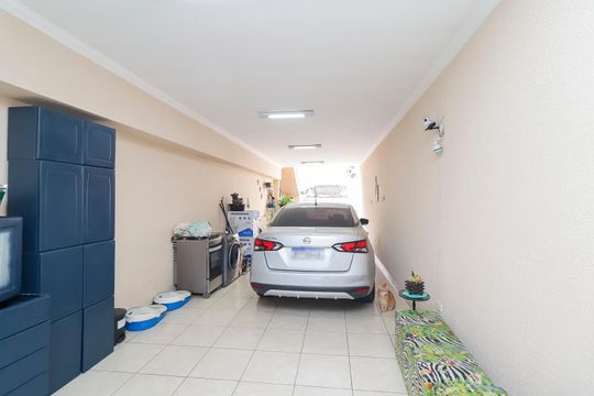 Garagem de casa à venda com 3 quartos, 150m² em Itaquera, São Paulo