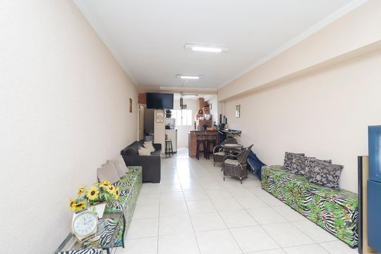 Garagem de casa à venda com 3 quartos, 150m² em Itaquera, São Paulo