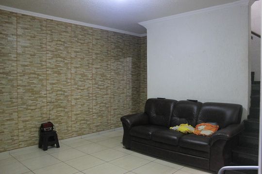 Sala 02 de casa à venda com 4 quartos, 150m² em Jardim Jovaia, Guarulhos