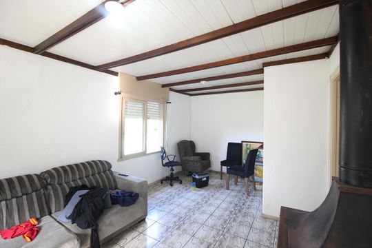 Sala de casa à venda com 4 quartos, 200m² em Rubem Berta, Porto Alegre