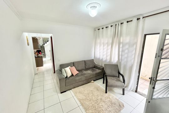 Casa à venda com 3 quartos, 259m² em Brasilândia, São Paulo