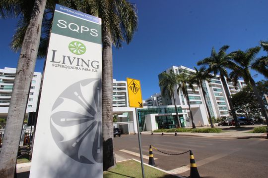 Fachada de apartamento à venda com 2 quartos, 102m² em Trecho 1, Brasília