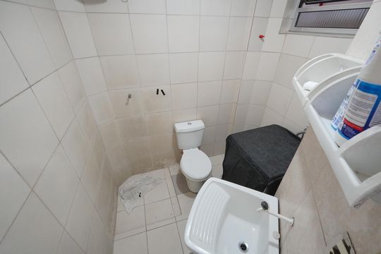 Banheiro de kitnet/studio à venda com 1 quarto, 30m² em Sé, São Paulo