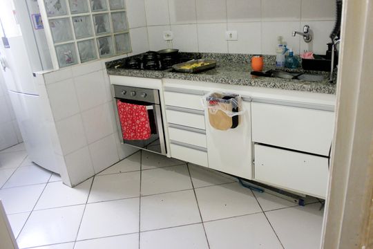 Cozinha de apartamento à venda com 2 quartos, 59m² em Vila Sirena, Guarulhos