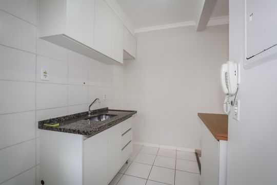 Cozinha de apartamento para alugar com 2 quartos, 52m² em Jardim Monte Alegre, Taboão da Serra