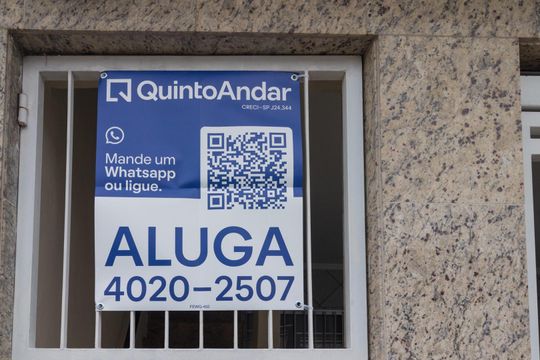 Placa instalada de casa para alugar com 3 quartos, 156m² em São Lucas, São Paulo