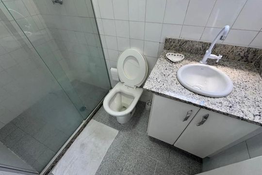 Banheiro de apartamento para alugar com 1 quarto, 46m² em Rio Vermelho, Salvador