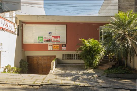 Fachada de casa para alugar com 4 quartos, 350m² em Jardim do Mar, São Bernardo do Campo