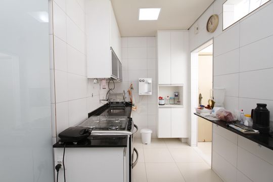 Cozinha de apartamento à venda com 3 quartos, 95m² em Gutierrez, Belo Horizonte