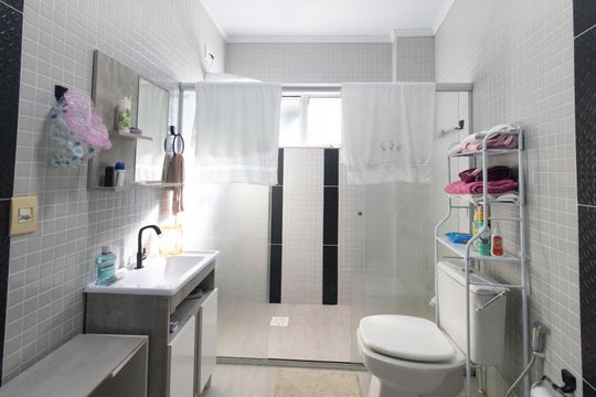 Banheiro de casa para alugar com 5 quartos, 1300m² em Partenon, Porto Alegre