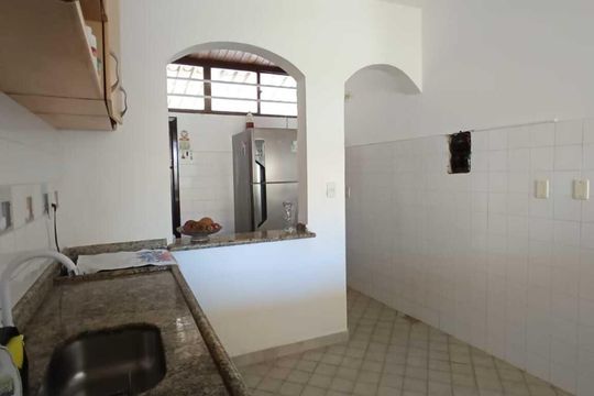 Cozinha de casa de condomínio para alugar com 3 quartos, 360m² em Itapuã, Salvador