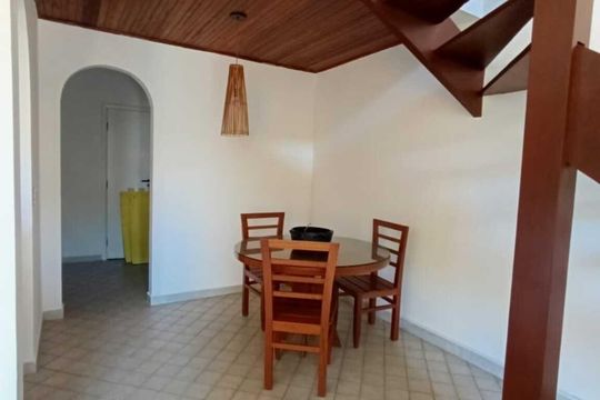 Casa de Condomínio para alugar com 3 quartos, 360m² em Itapuã, Salvador