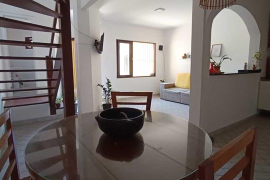 Sala de casa de condomínio para alugar com 3 quartos, 360m² em Itapuã, Salvador