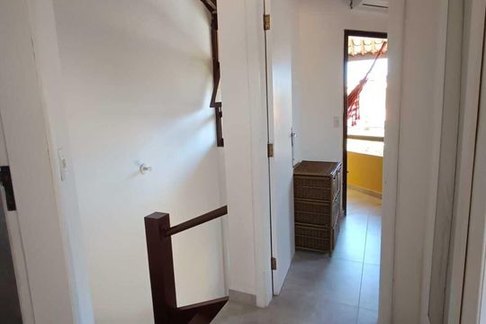 Corredor de casa de condomínio para alugar com 3 quartos, 360m² em Itapuã, Salvador