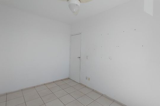 Quarto de apartamento para alugar com 3 quartos, 68m² em Brasil, Uberlândia