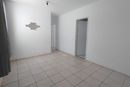 Sala de apartamento para alugar com 3 quartos, 68m² em Brasil, Uberlândia