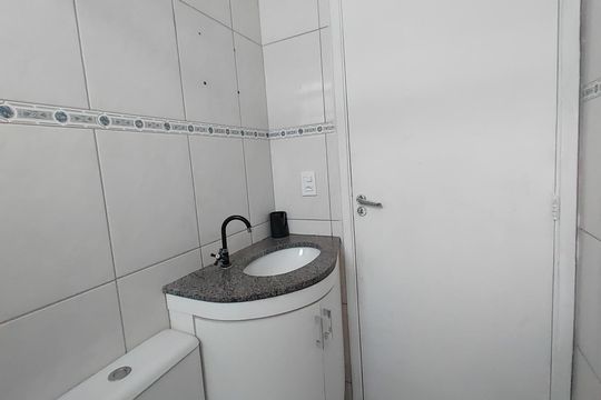 Banheiro de apartamento para alugar com 3 quartos, 68m² em Brasil, Uberlândia
