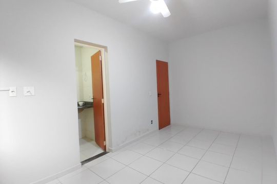Sala de apartamento para alugar com 3 quartos, 75m² em Jardim Patricia, Uberlândia
