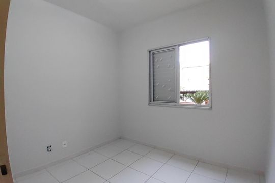 Quarto 3 de apartamento para alugar com 3 quartos, 75m² em Jardim Patricia, Uberlândia