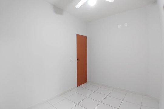 Quarto 1 de apartamento para alugar com 3 quartos, 75m² em Jardim Patricia, Uberlândia