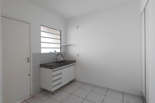 Cozinha de casa de condomínio para alugar com 3 quartos, 95m² em Gávea, Uberlândia
