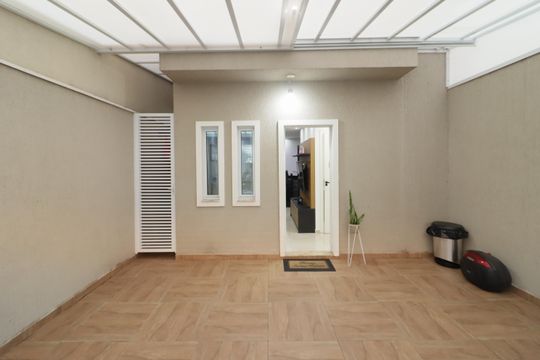 Garagem de casa à venda com 2 quartos, 62m² em Remédios, Osasco