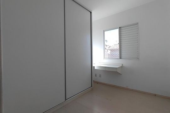 Quarto de casa de condomínio para alugar com 3 quartos, 95m² em Gávea, Uberlândia