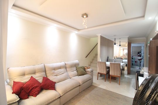 Sala de casa à venda com 2 quartos, 70m² em Interlagos, São Paulo