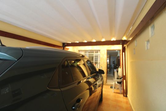 Garagem de casa à venda com 2 quartos, 70m² em Interlagos, São Paulo