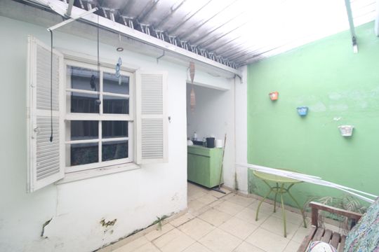 Fundos da casa de casa à venda com 2 quartos, 92m² em Socorro, São Paulo