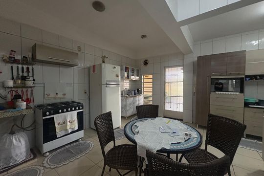 Cozinha de casa à venda com 3 quartos, 442m² em Jardim Ana Lúcia, Goiânia