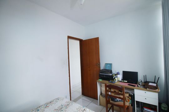 Quarto 1 de apartamento à venda com 2 quartos, 50m² em Parada de Lucas, Rio de Janeiro