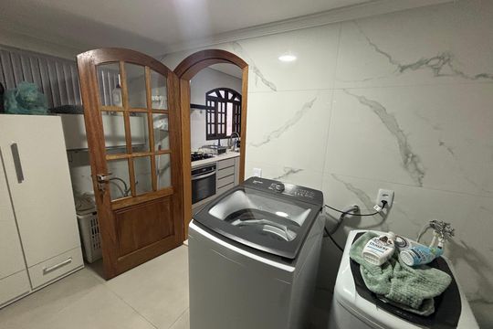 Área de serviço  de casa para alugar com 3 quartos, 313m² em Lageado, Ferraz de Vasconcelos