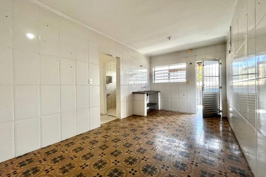 Cozinha de apartamento para alugar com 2 quartos, 85m² em Vila Fachini, São Paulo