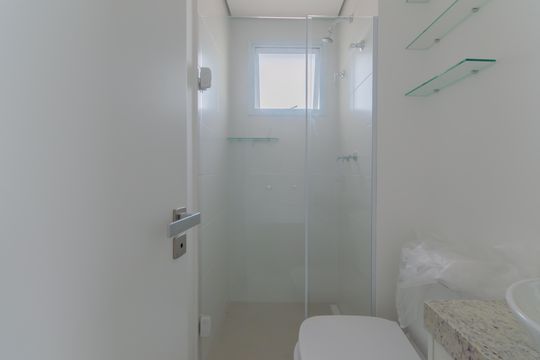 Banheiro de kitnet/studio à venda com 1 quarto, 30m² em Vila Dom Pedro I, São Paulo