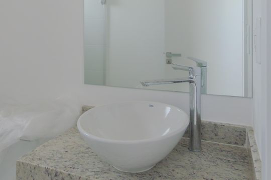 Banheiro de kitnet/studio à venda com 1 quarto, 30m² em Vila Dom Pedro I, São Paulo