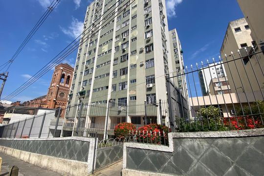 Fachada de apartamento para alugar com 2 quartos, 60m² em Méier, Rio de Janeiro