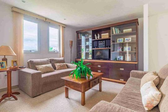 Casa à venda com 3 quartos, 235m² em Chácaras Alpina, Valinhos